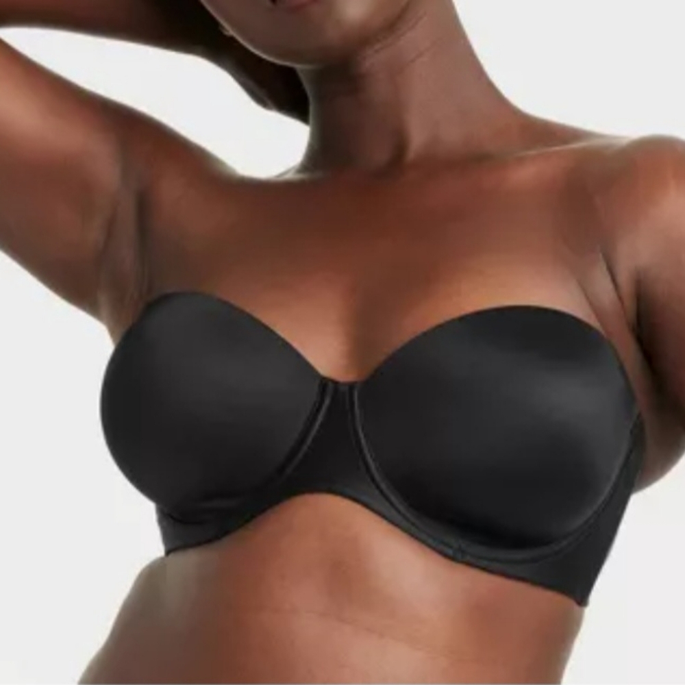 40C AUDEN Lightly Lined Classic Black Versatile Strapless Bra